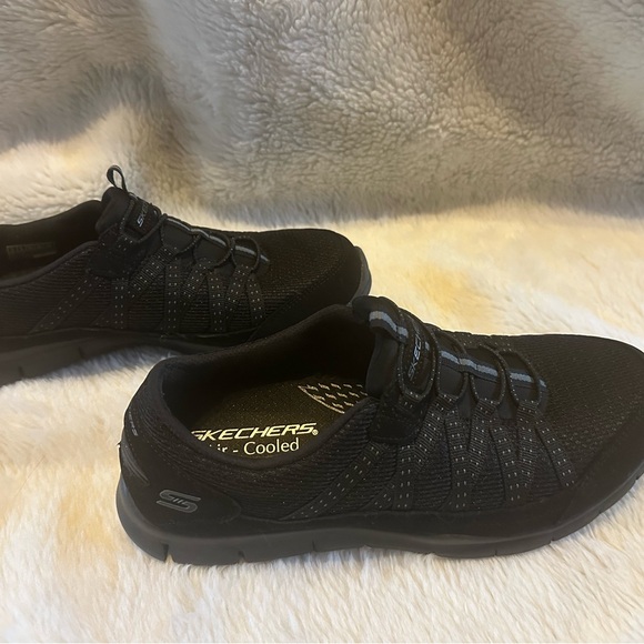 Sketchers Women’s Gratis Strolling Sneaker Shoes Size 9 M 2 Pairs - Picture 9 of 16